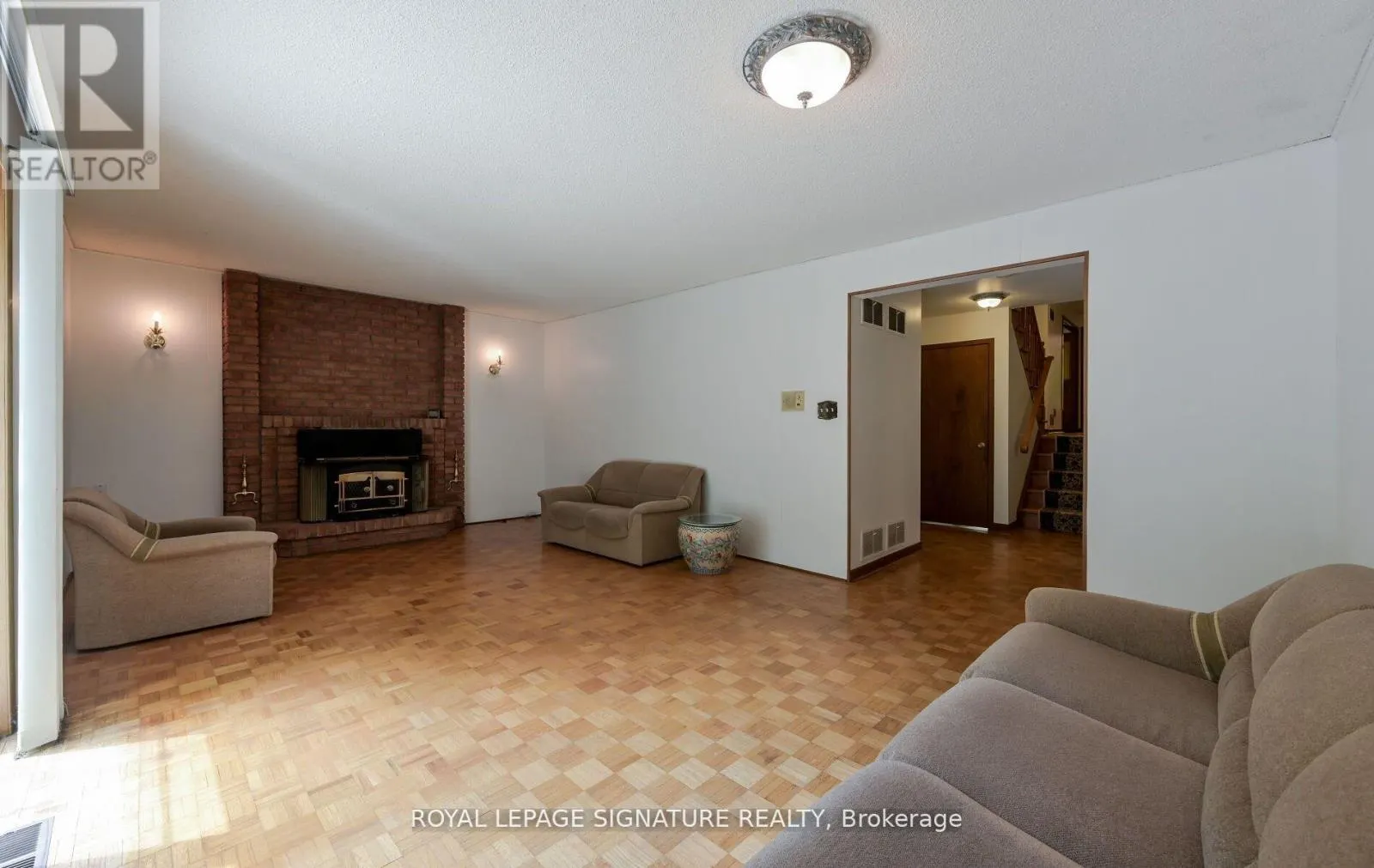 172 GLENVIEW DRIVE
