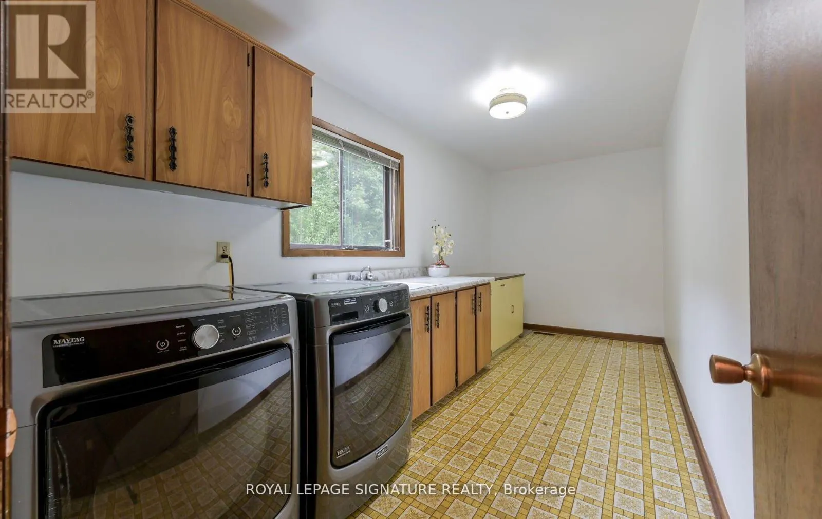 172 GLENVIEW DRIVE