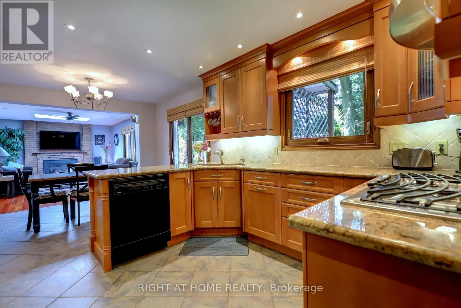 1412 CARMEN DRIVE
