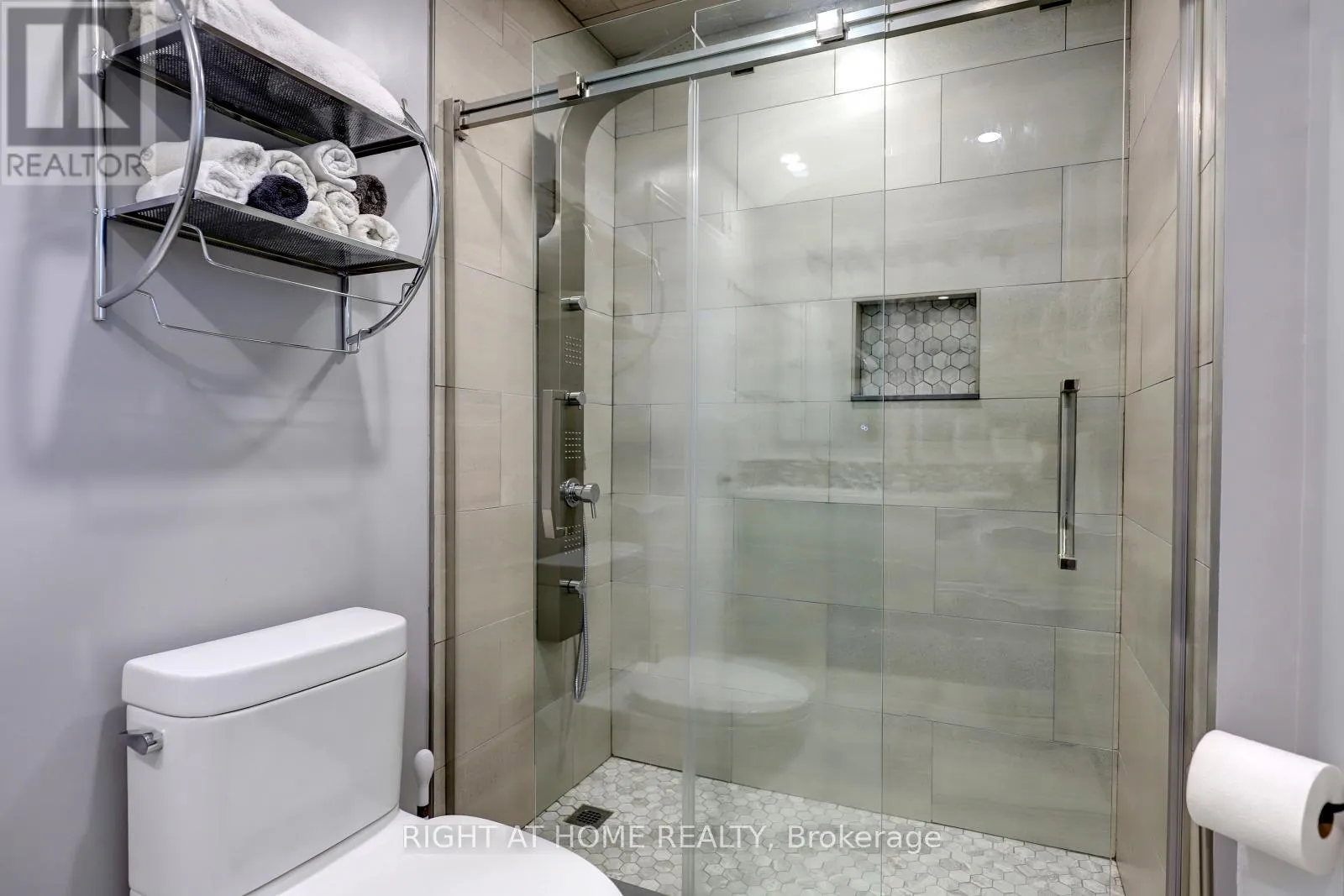 1412 CARMEN DRIVE