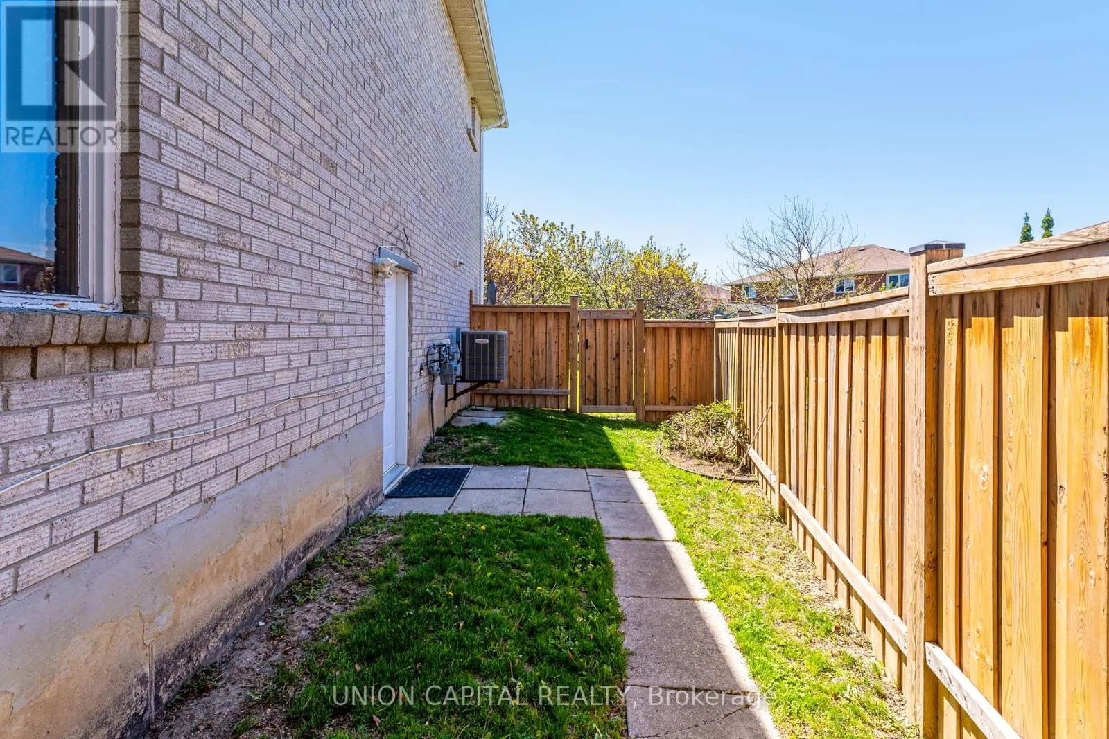 14 RODWELL COURT