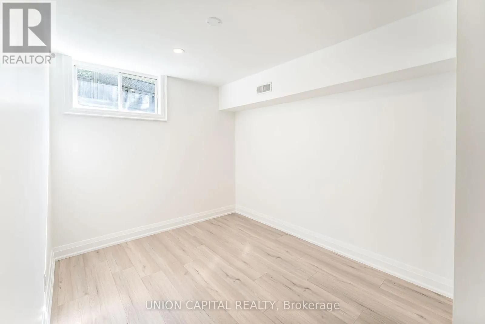 14 RODWELL COURT