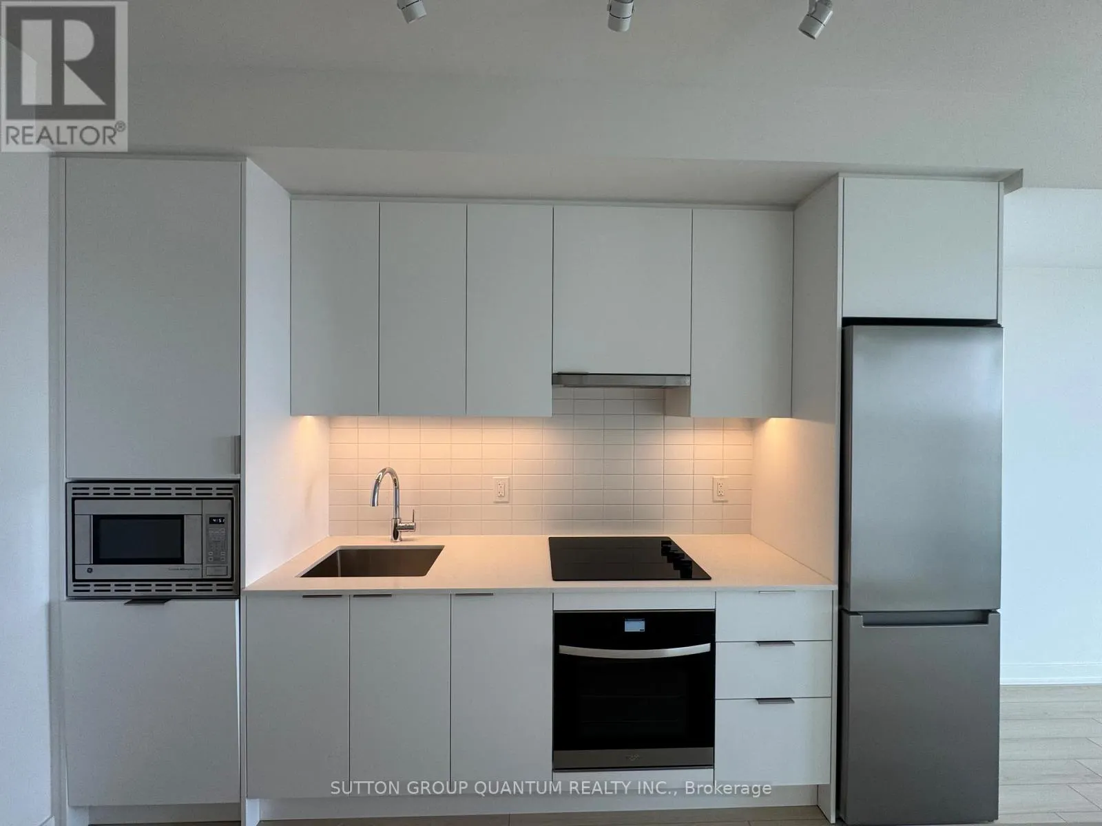 1006 - 3079 TRAFRALGAR ROAD N