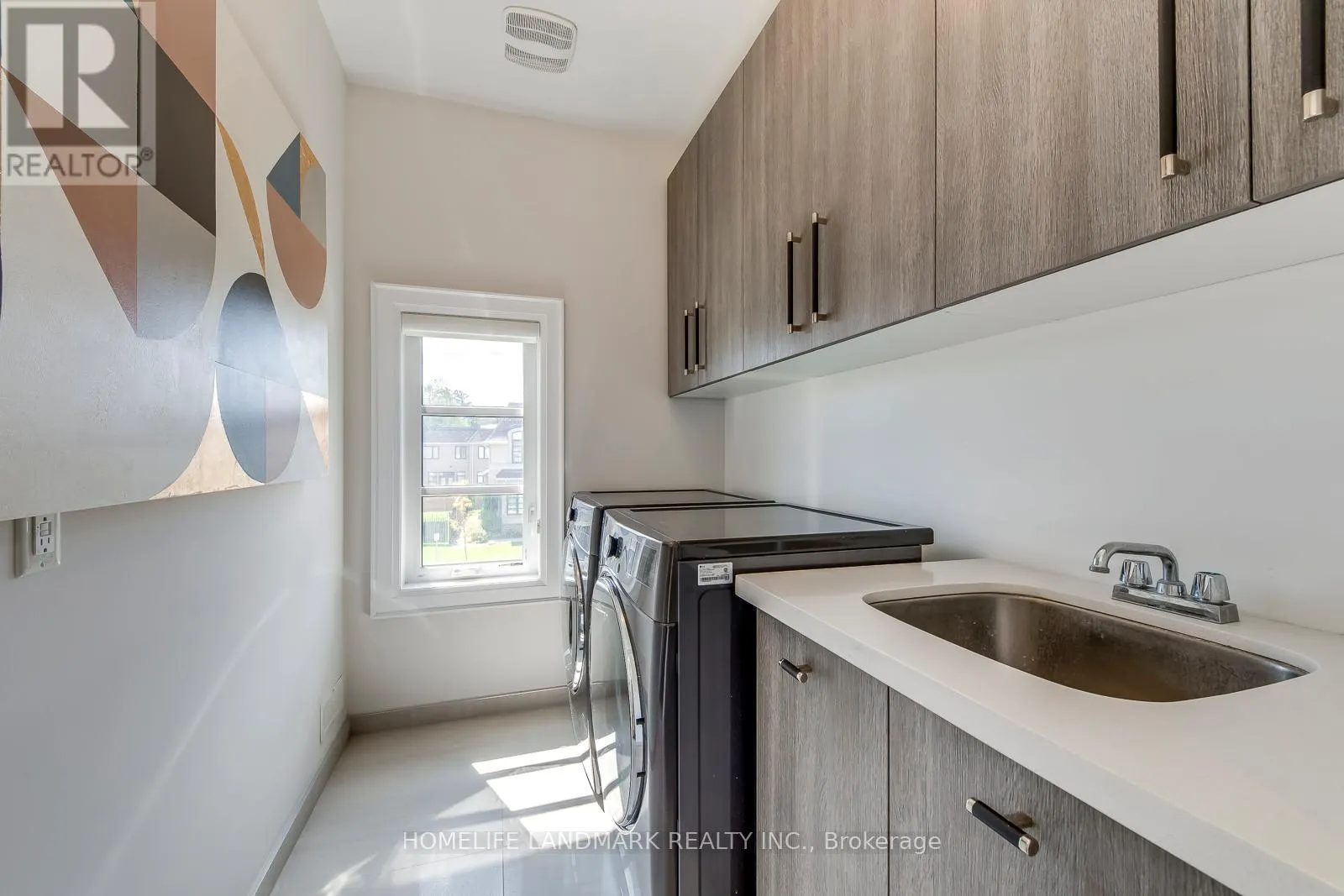 1199 LAKESHORE ROAD W