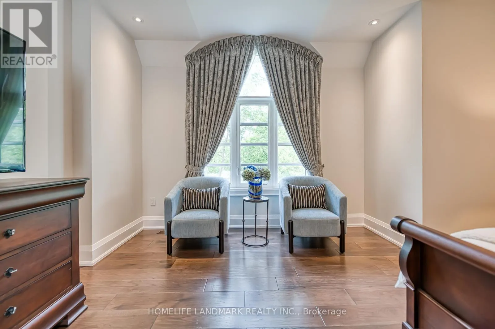 1199 LAKESHORE ROAD W