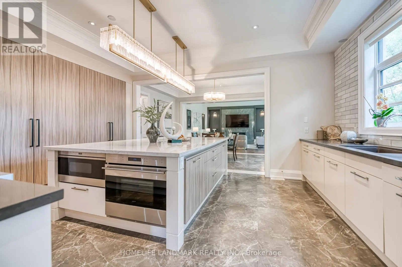 1199 LAKESHORE ROAD W
