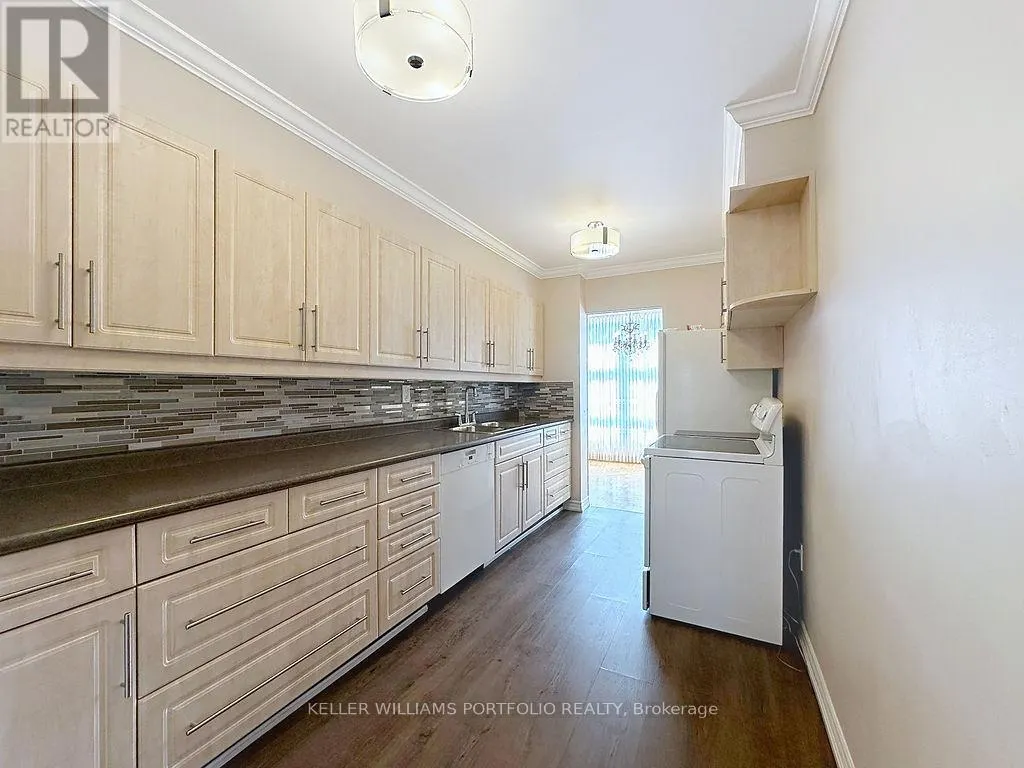 404 - 44 LONGBOURNE DRIVE
