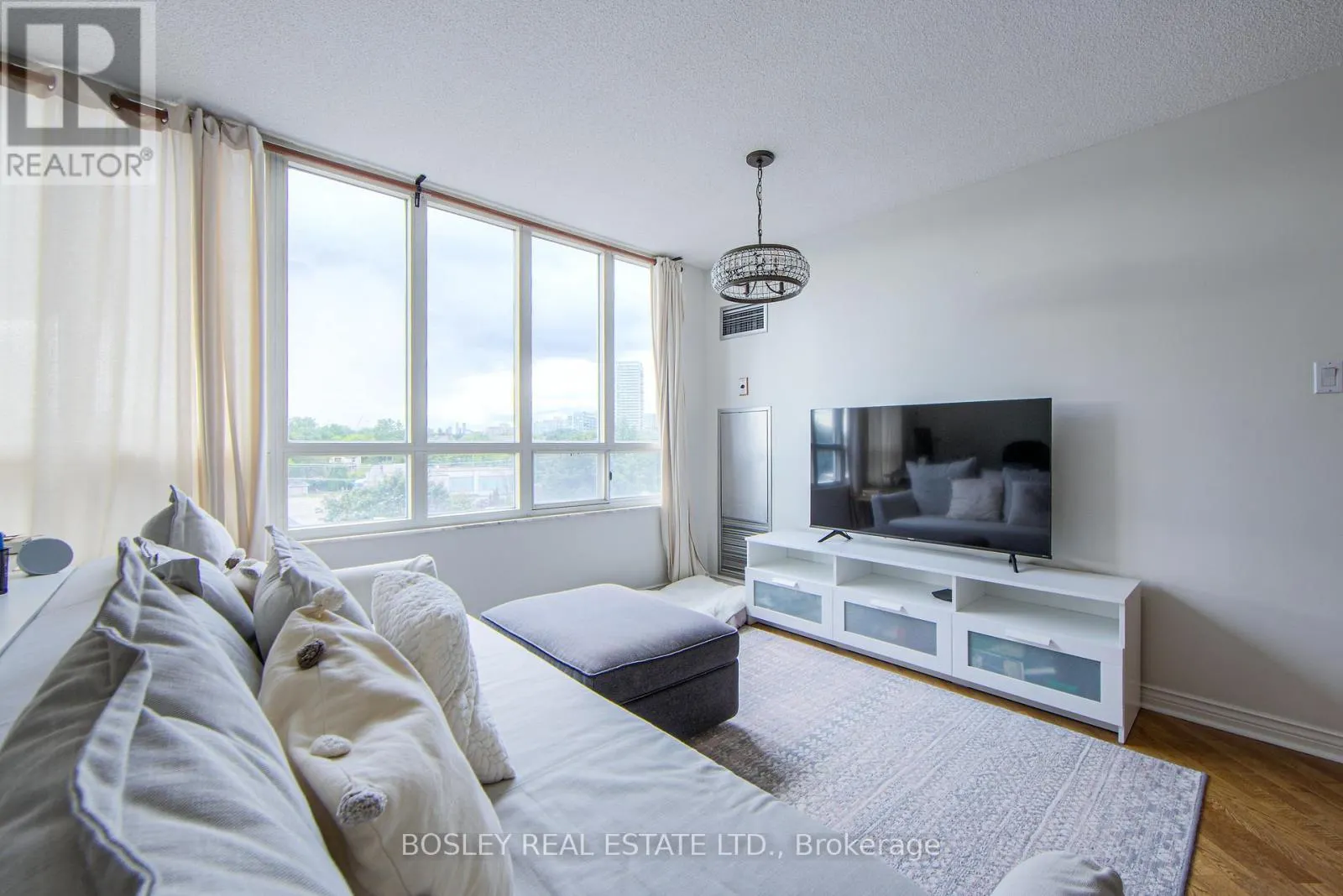 310 - 2285 LAKE SHORE BOULEVARD W