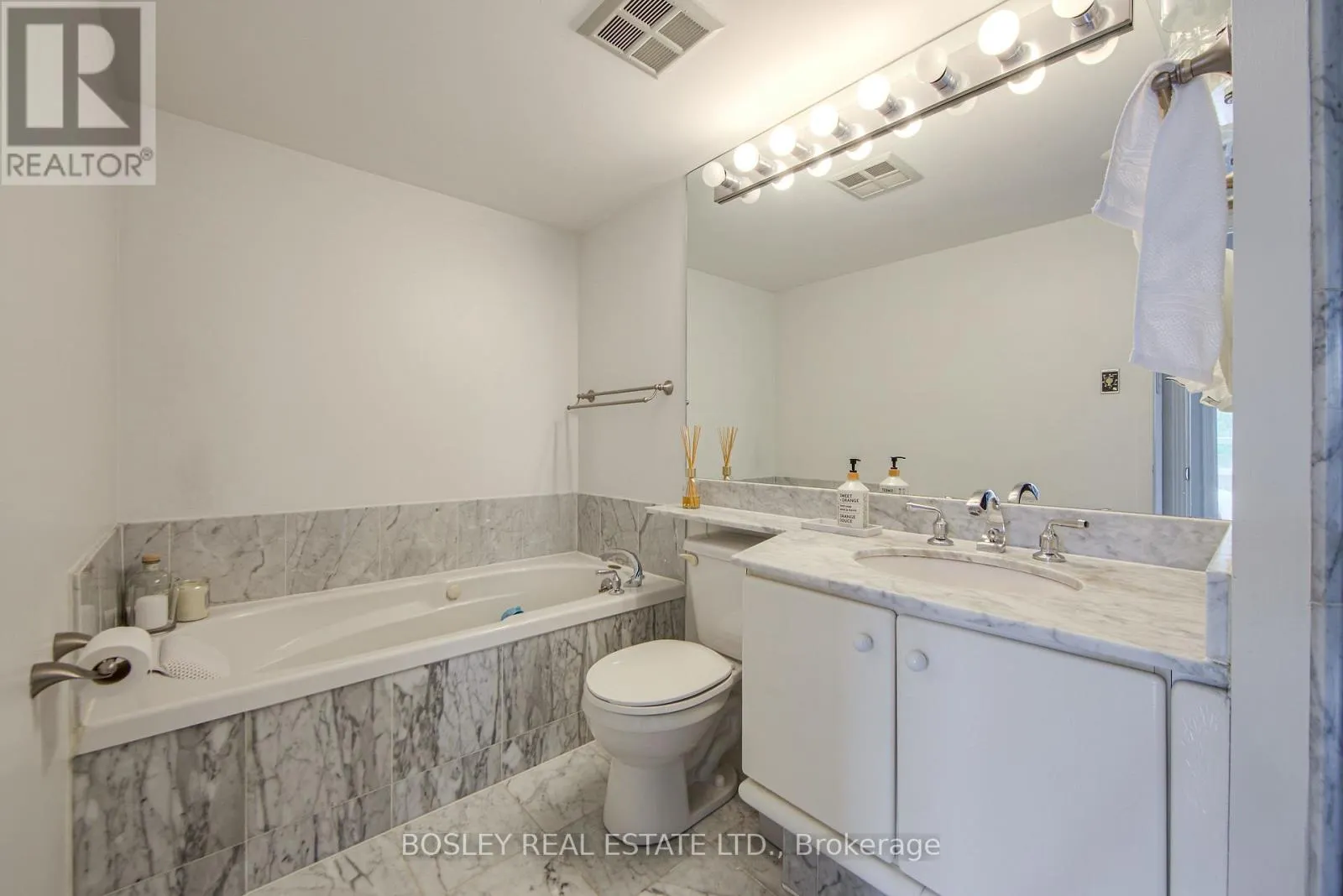 310 - 2285 LAKE SHORE BOULEVARD W