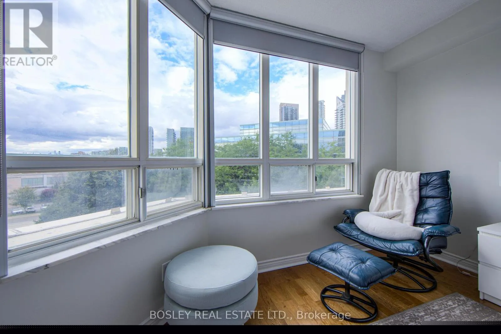 310 - 2285 LAKE SHORE BOULEVARD W
