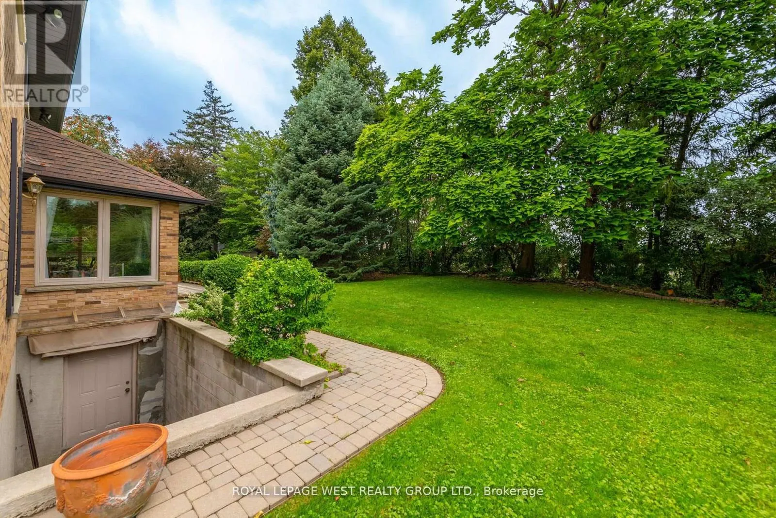 1745 BRIDEWELL COURT