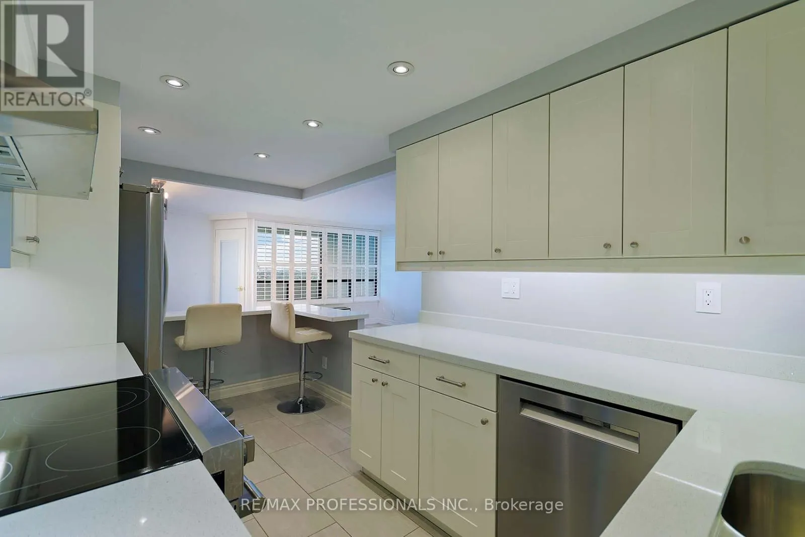E8 - 284 MILL ROAD