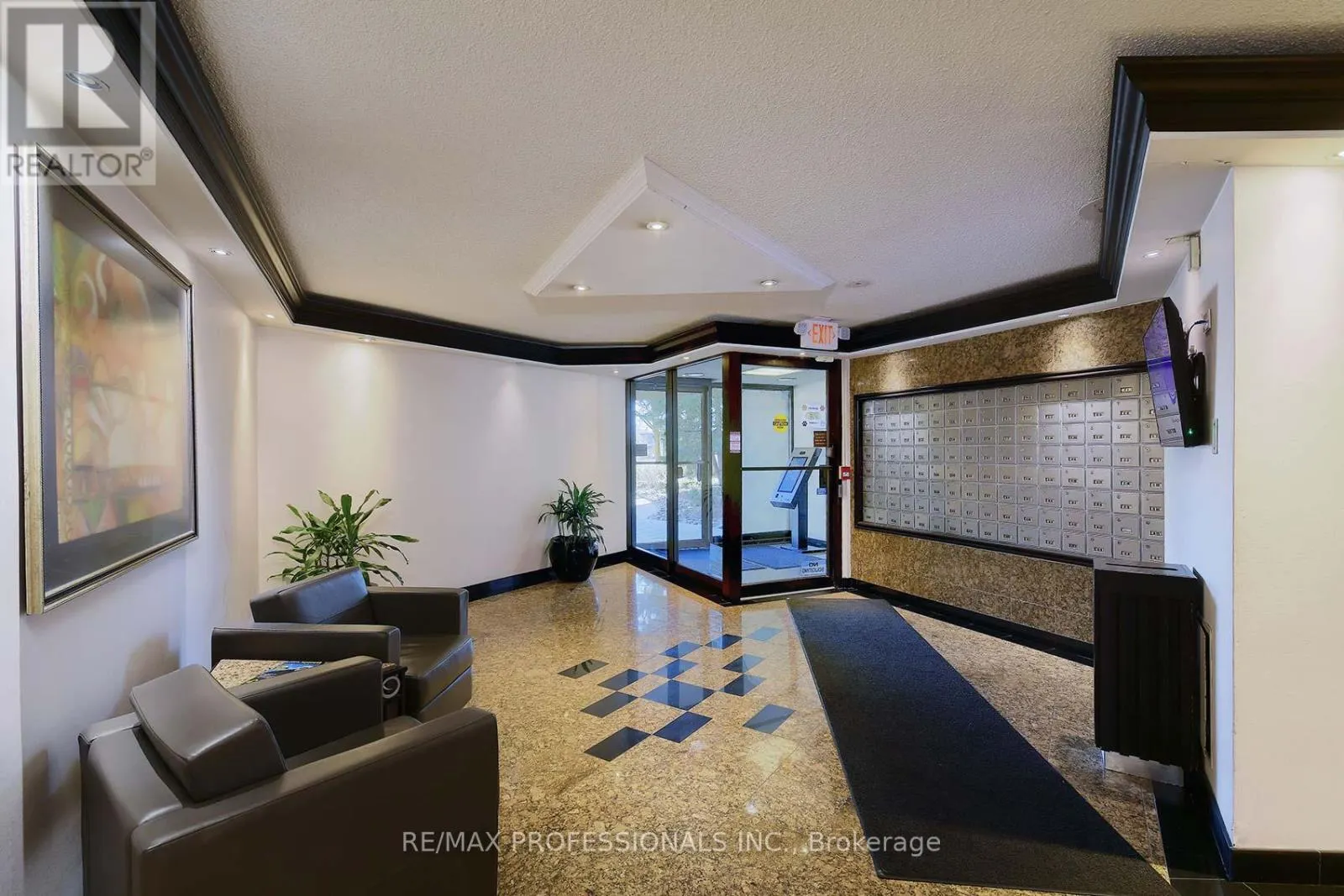 E8 - 284 MILL ROAD