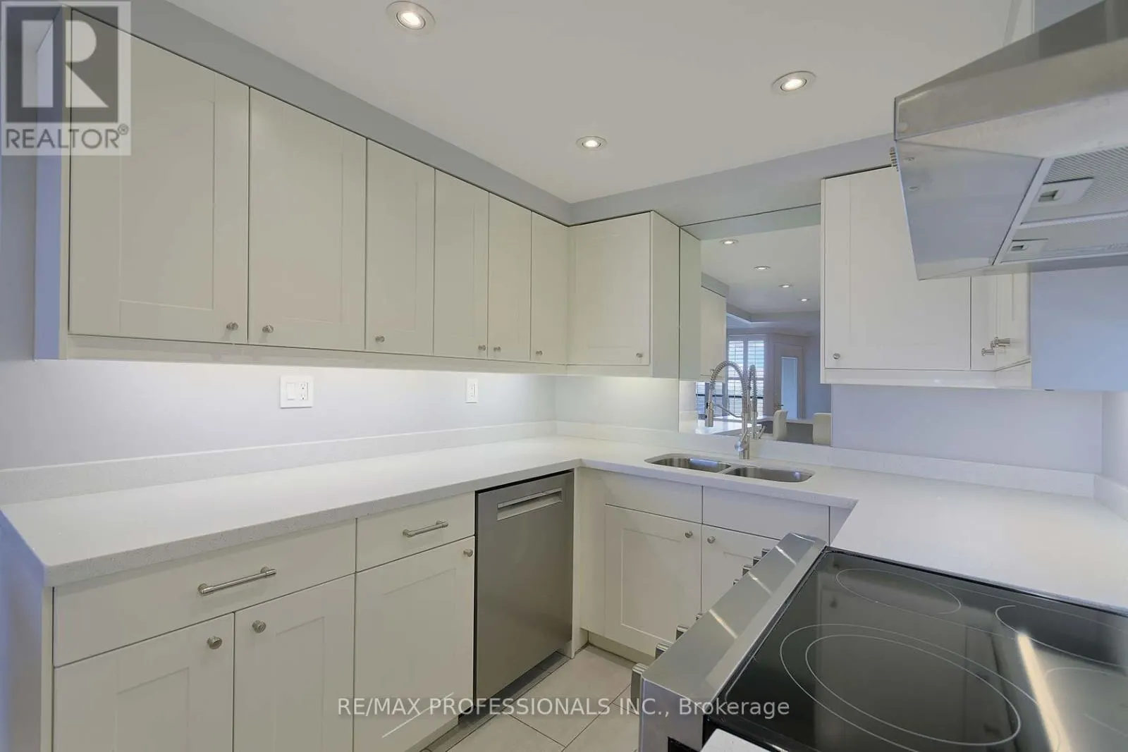 E8 - 284 MILL ROAD