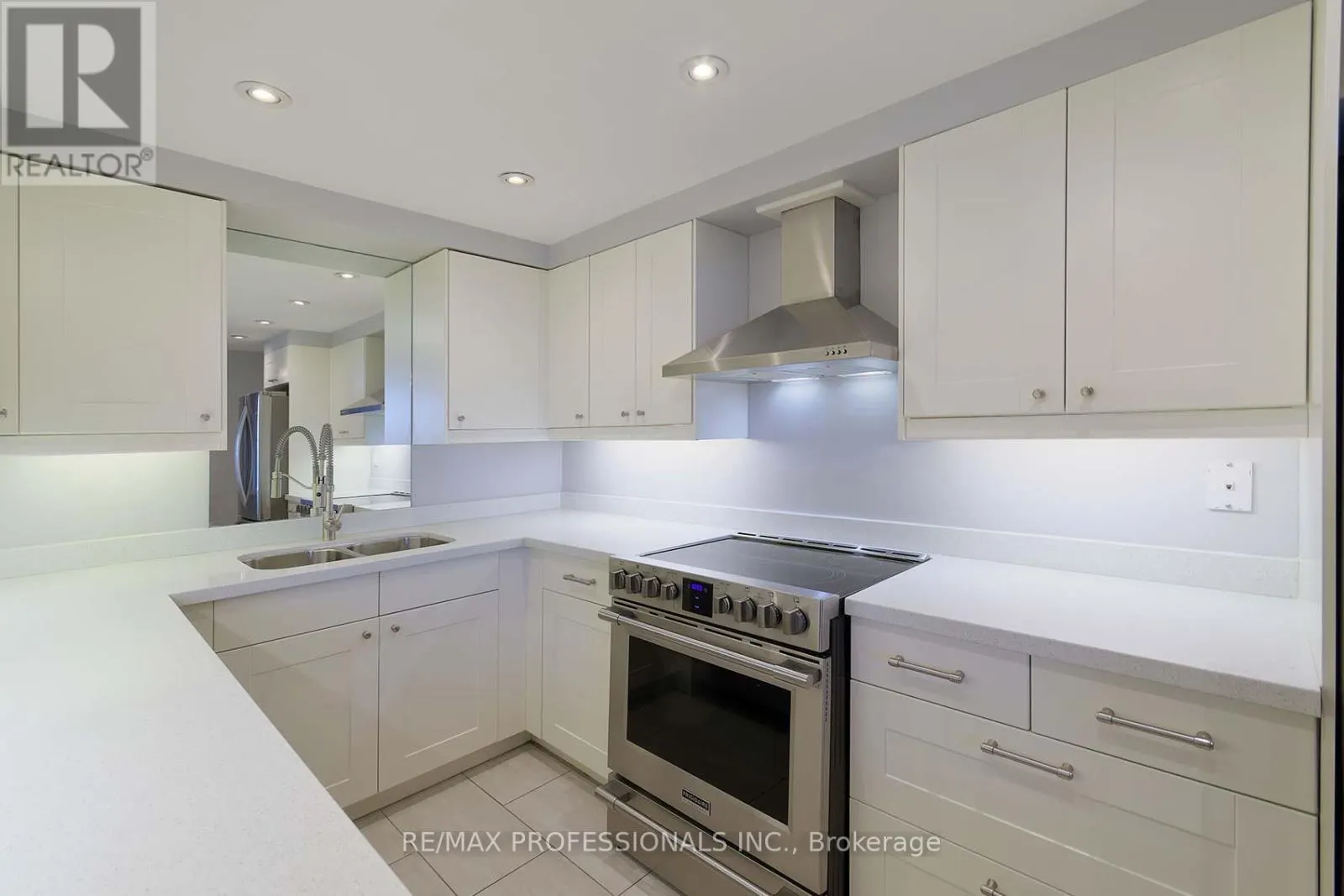 E8 - 284 MILL ROAD