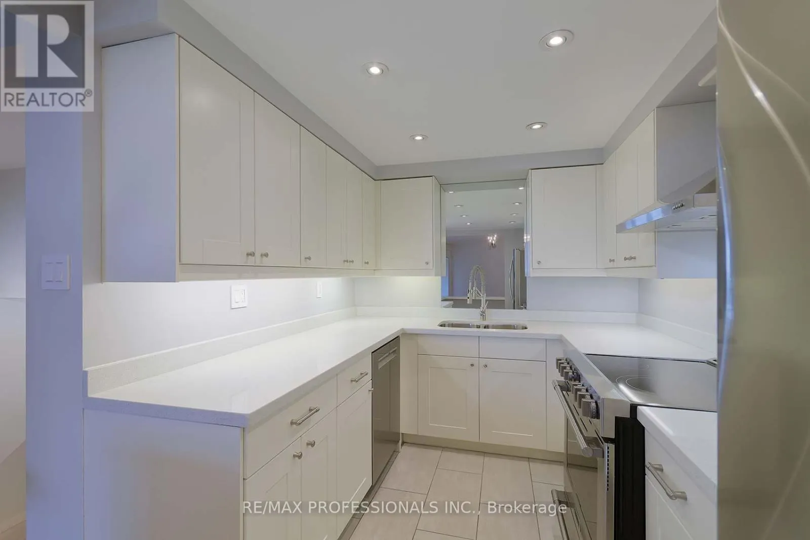 E8 - 284 MILL ROAD