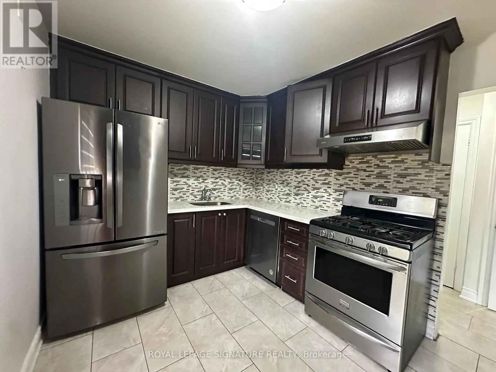 115 - 16 LITCHFIELD COURT