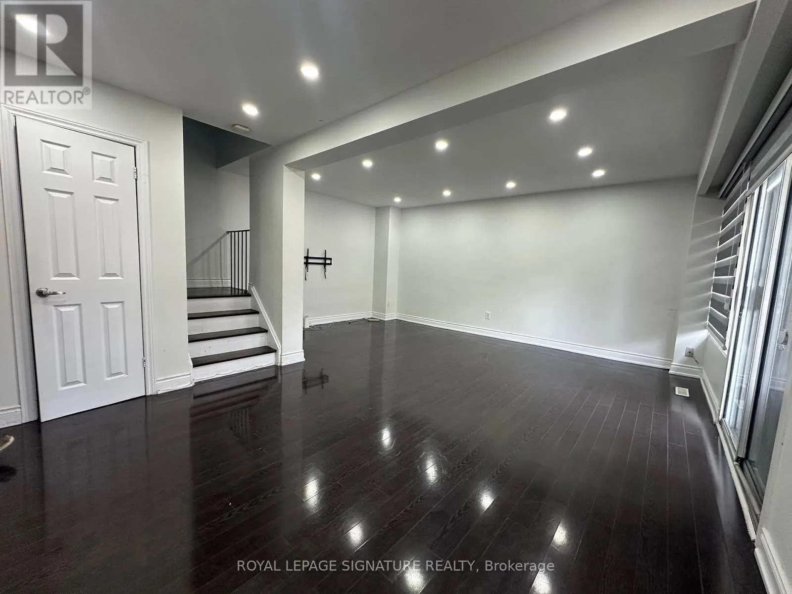 115 - 16 LITCHFIELD COURT