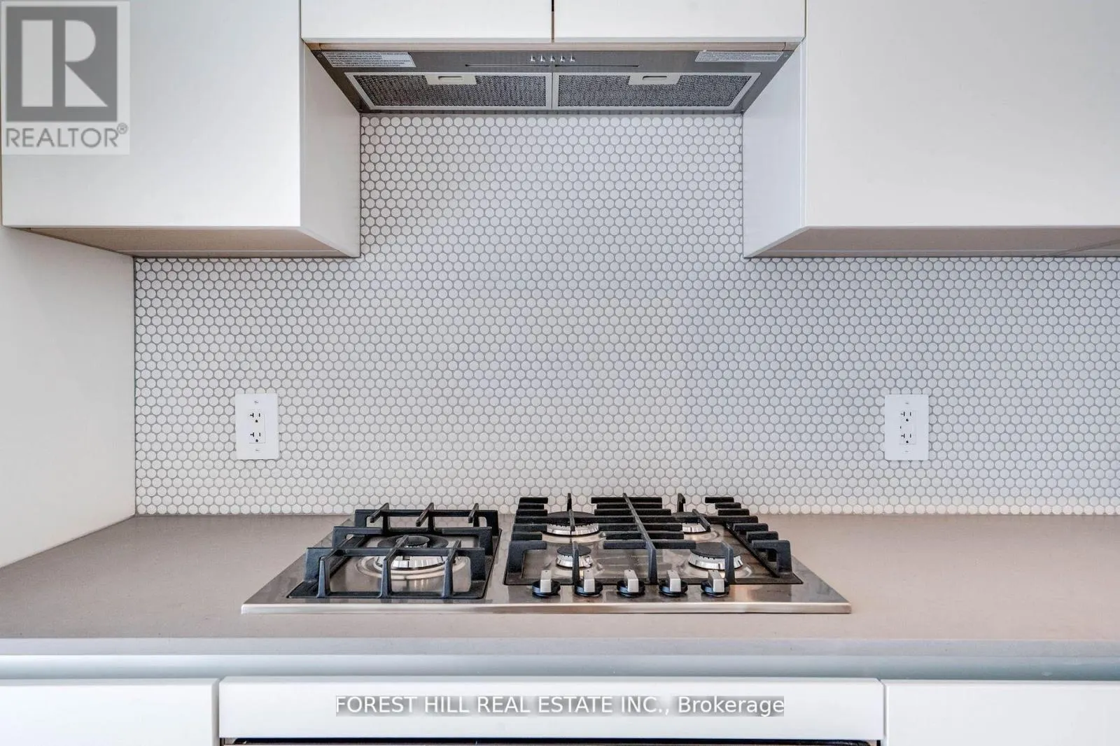 401 - 2720 DUNDAS STREET W