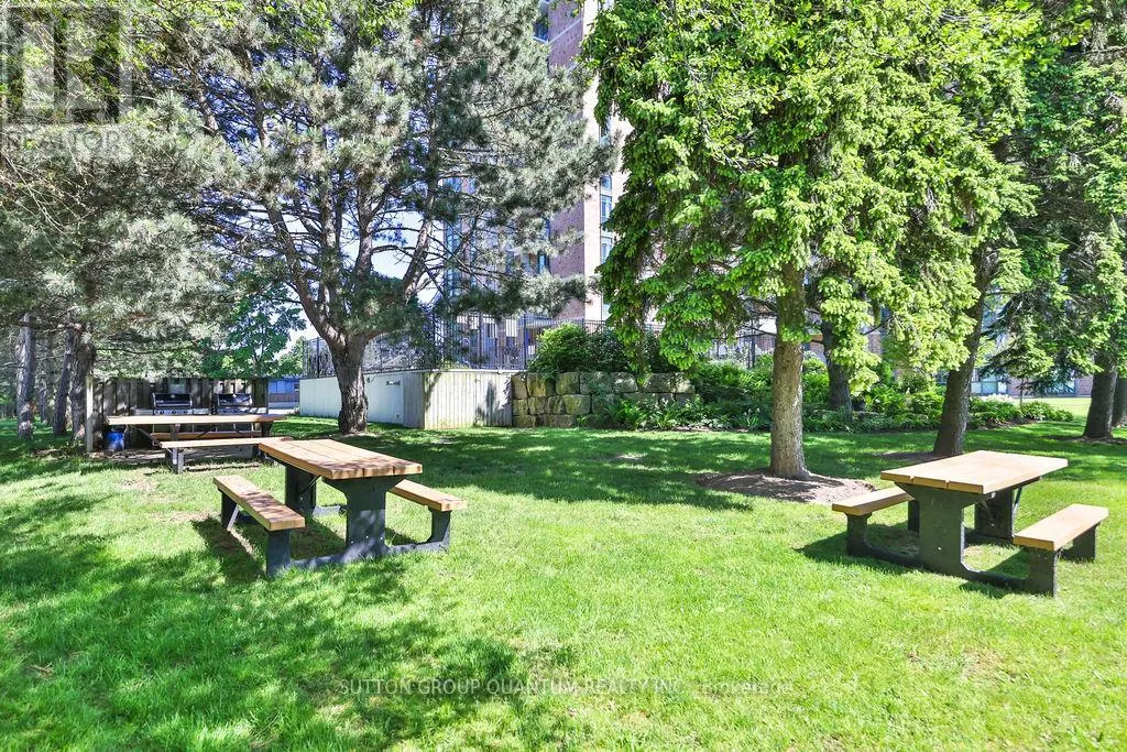 1605 - 5250 LAKESHORE ROAD