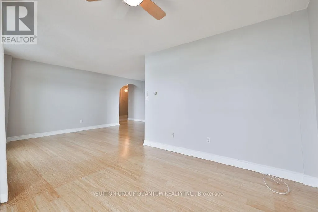 1605 - 5250 LAKESHORE ROAD