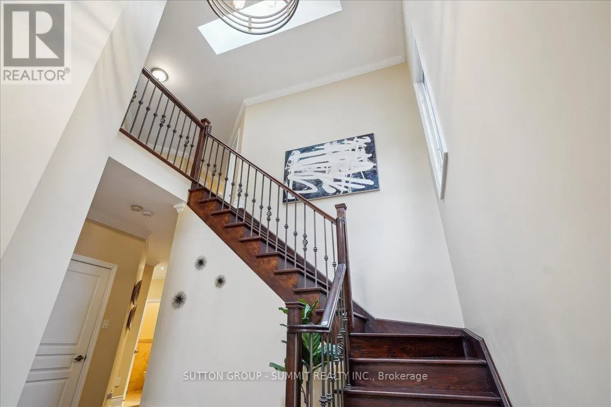 137 EAGLEWOOD BOULEVARD