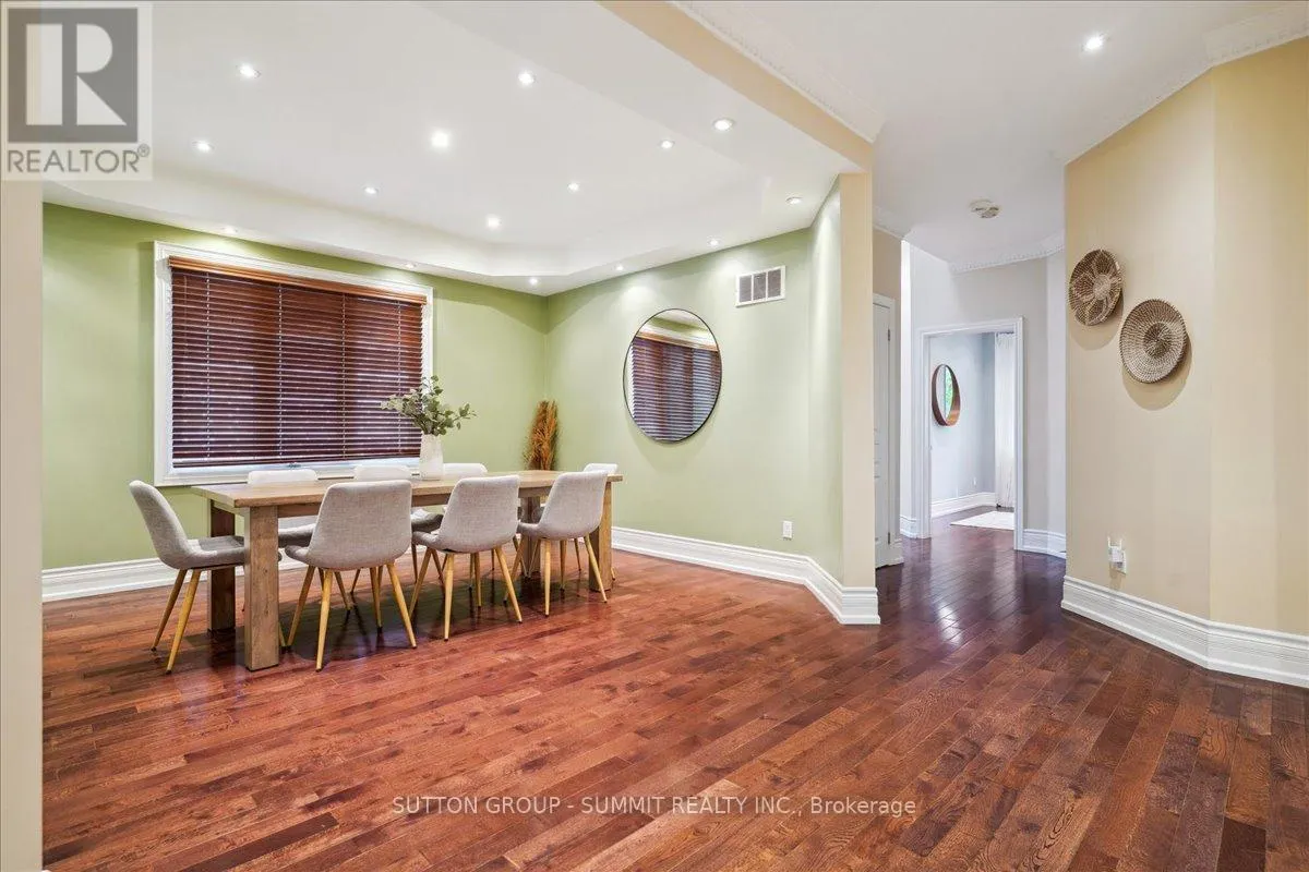 137 EAGLEWOOD BOULEVARD