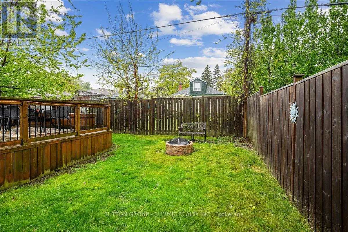 137 EAGLEWOOD BOULEVARD