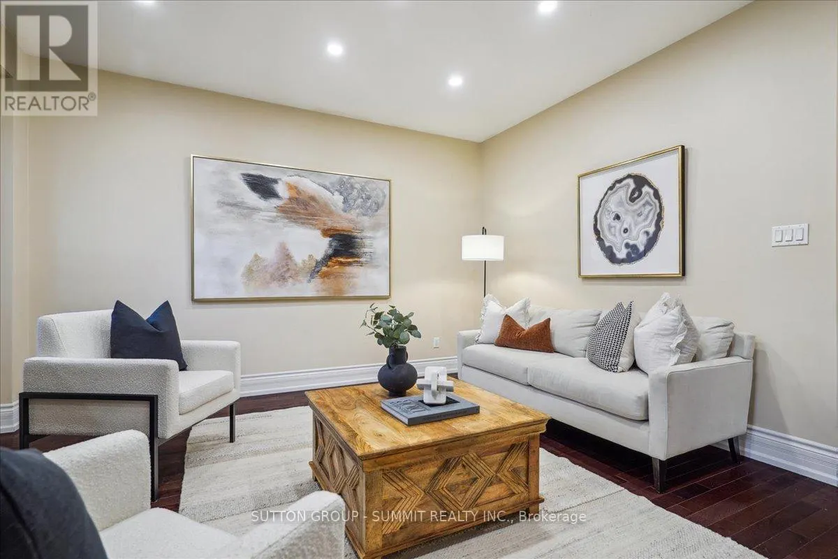 137 EAGLEWOOD BOULEVARD
