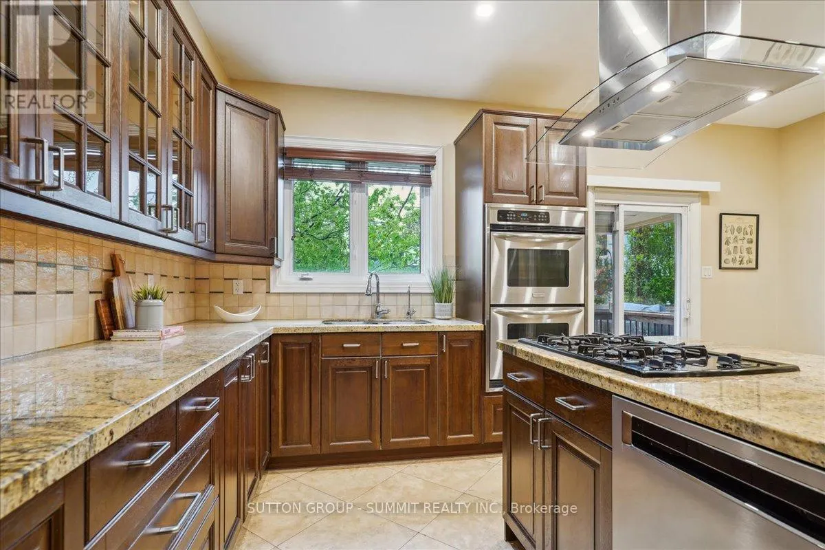 137 EAGLEWOOD BOULEVARD