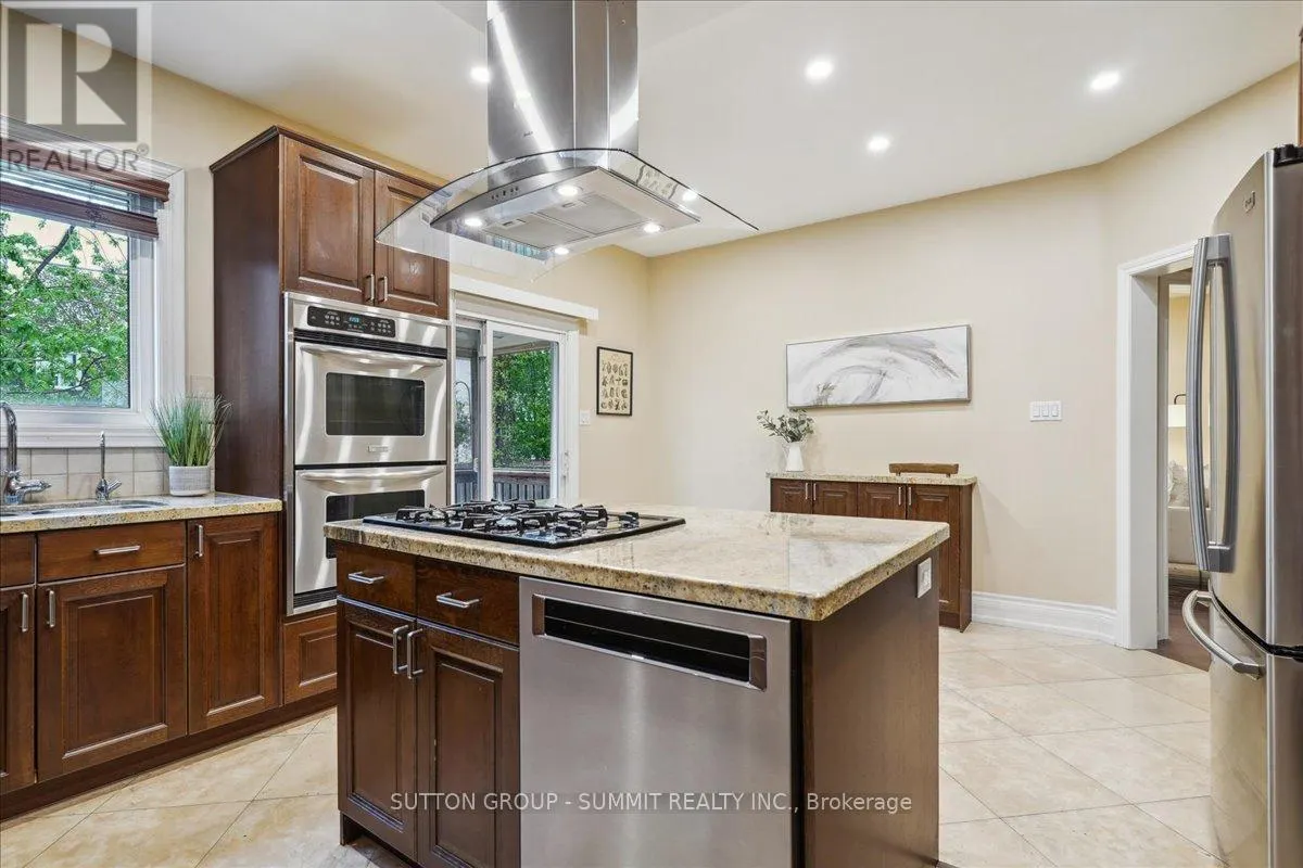 137 EAGLEWOOD BOULEVARD