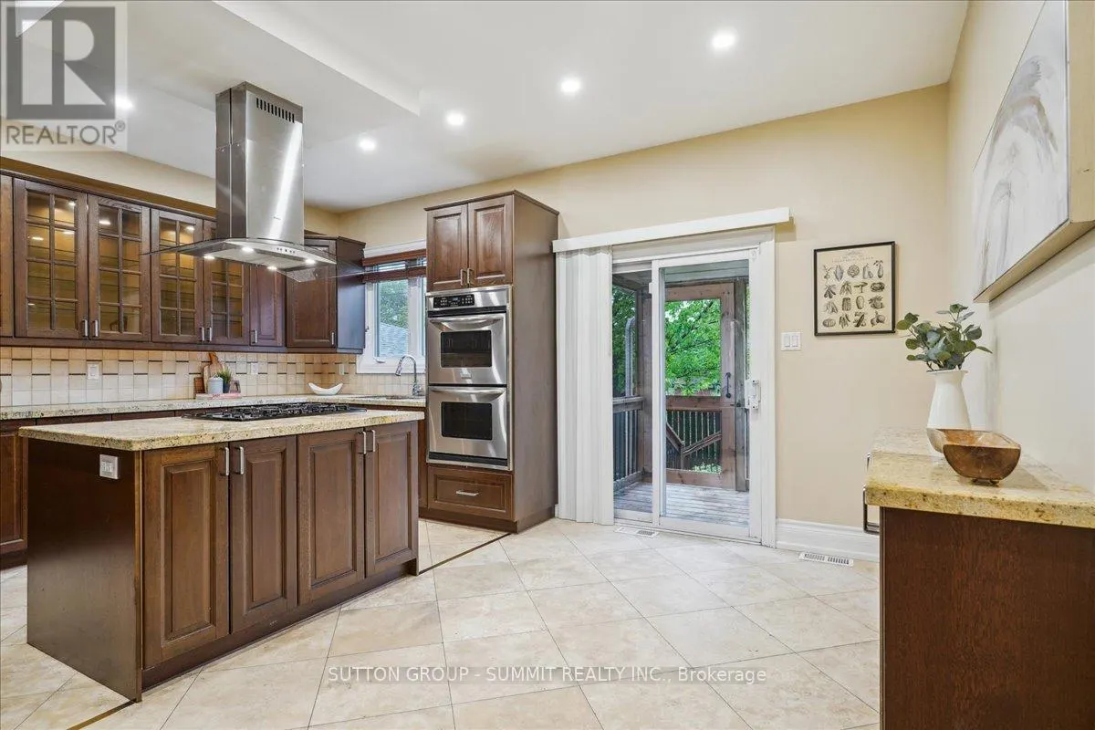 137 EAGLEWOOD BOULEVARD