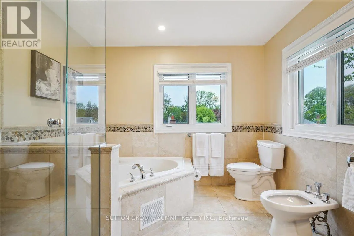 137 EAGLEWOOD BOULEVARD