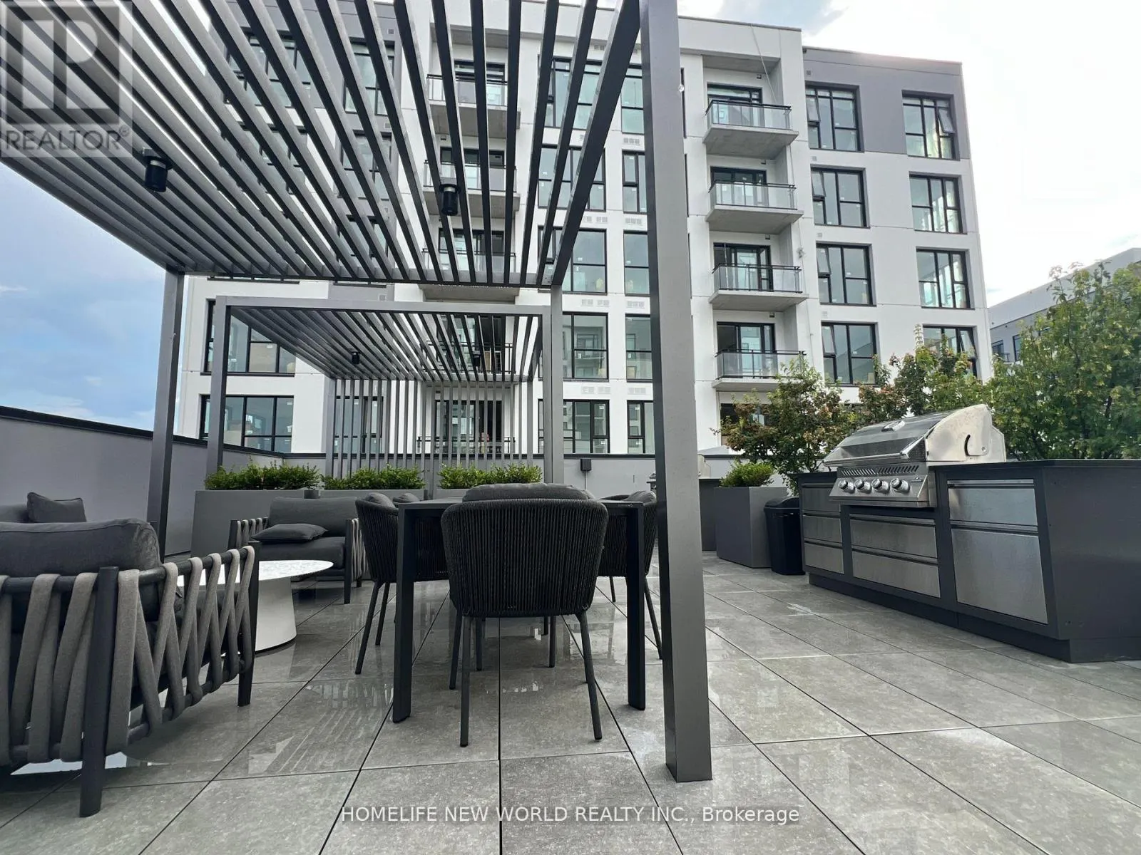 301 - 760 WHITLOCK AVENUE
