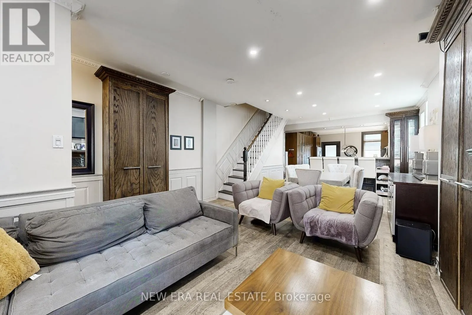 53 BURNFIELD AVENUE