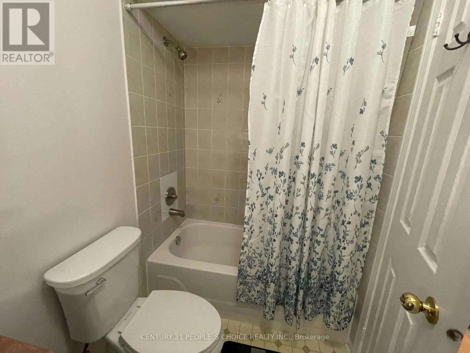 83 SPADINA ROAD N