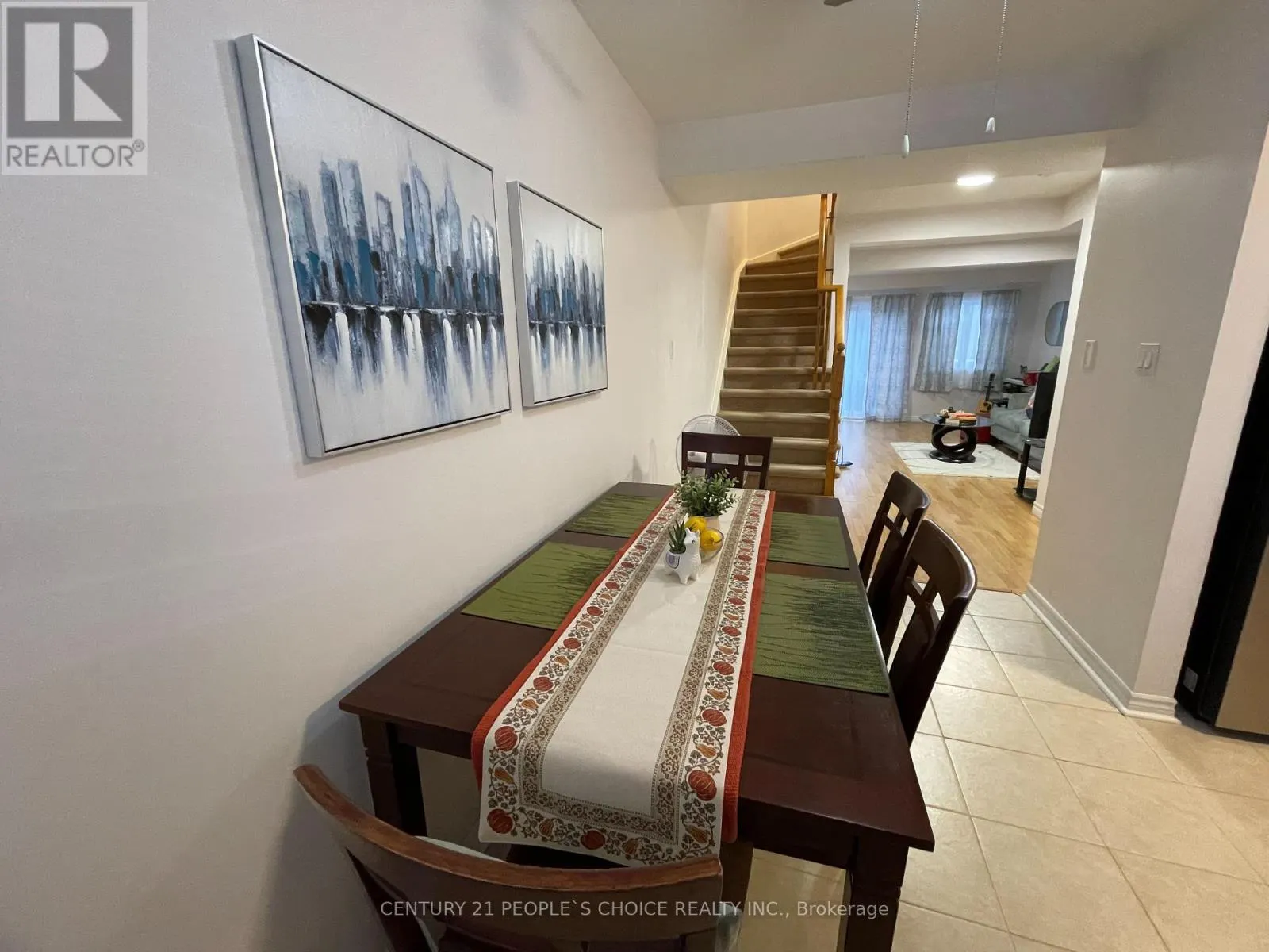 83 SPADINA ROAD N