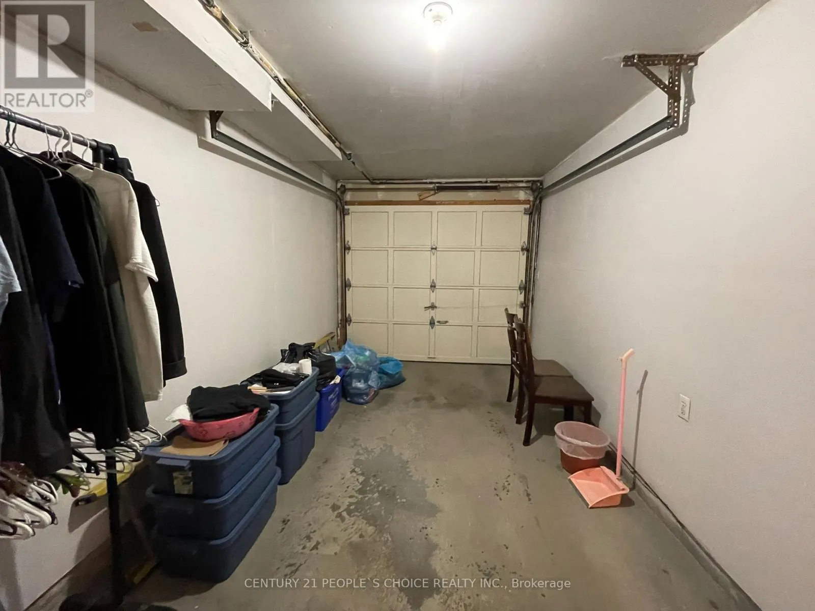 83 SPADINA ROAD N