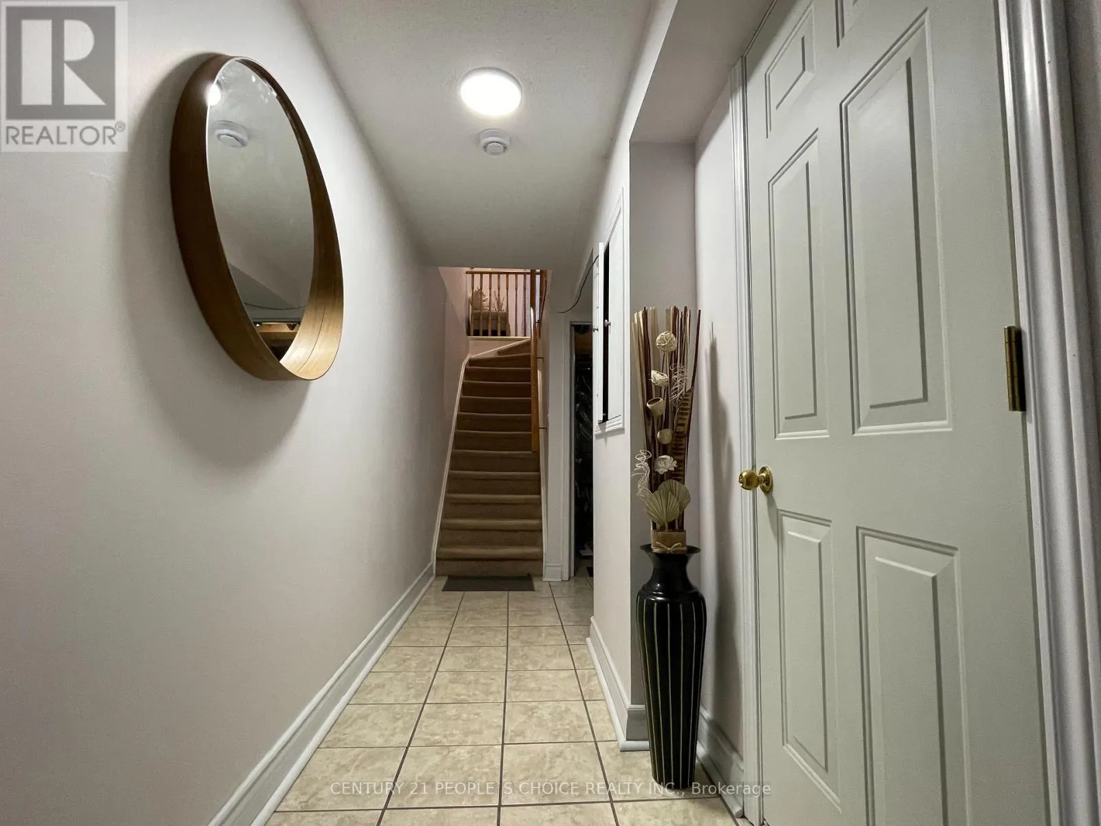 83 SPADINA ROAD N