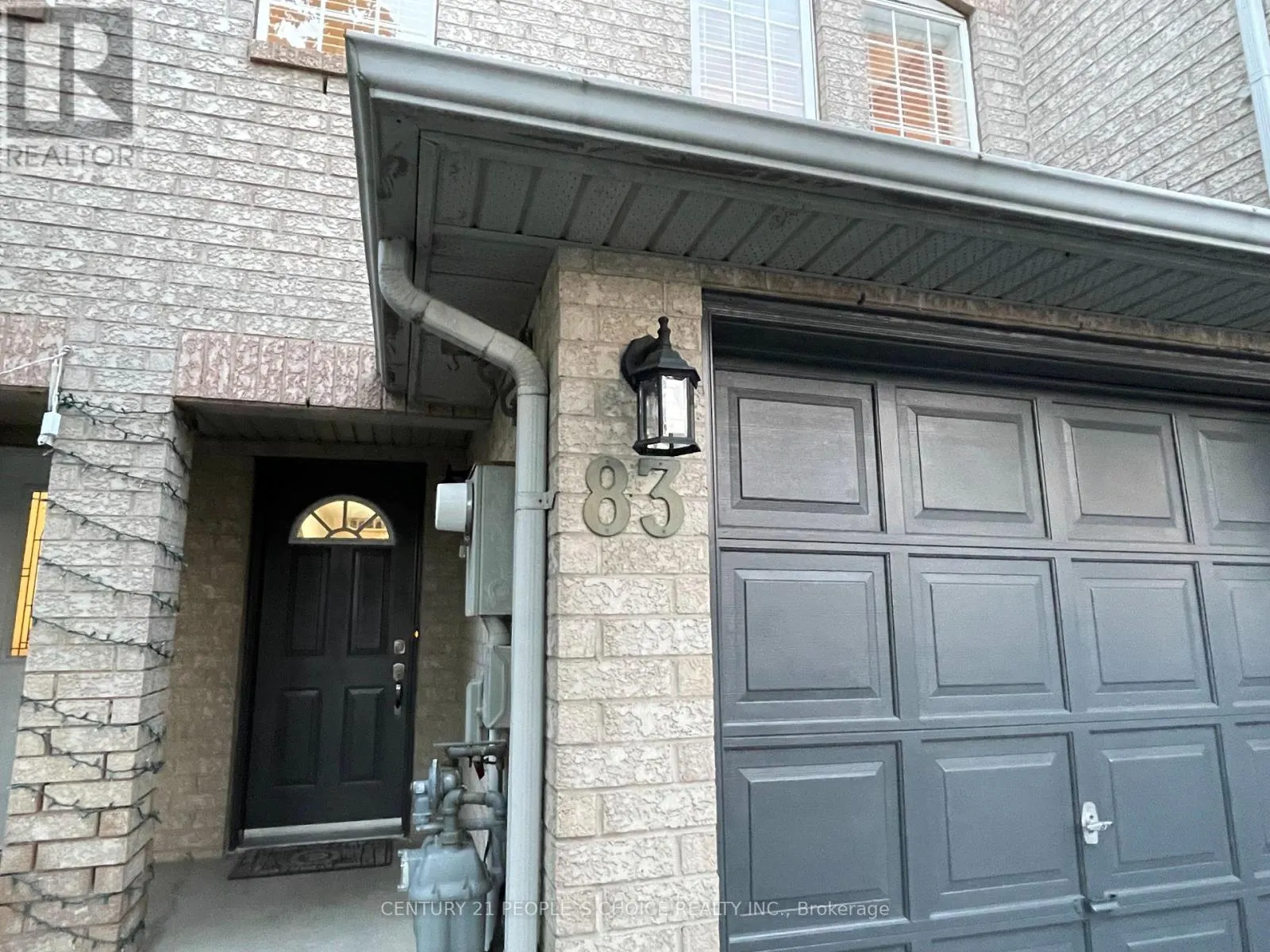 83 SPADINA ROAD N