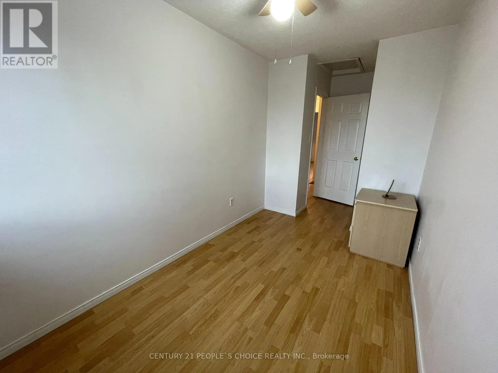 83 SPADINA ROAD N