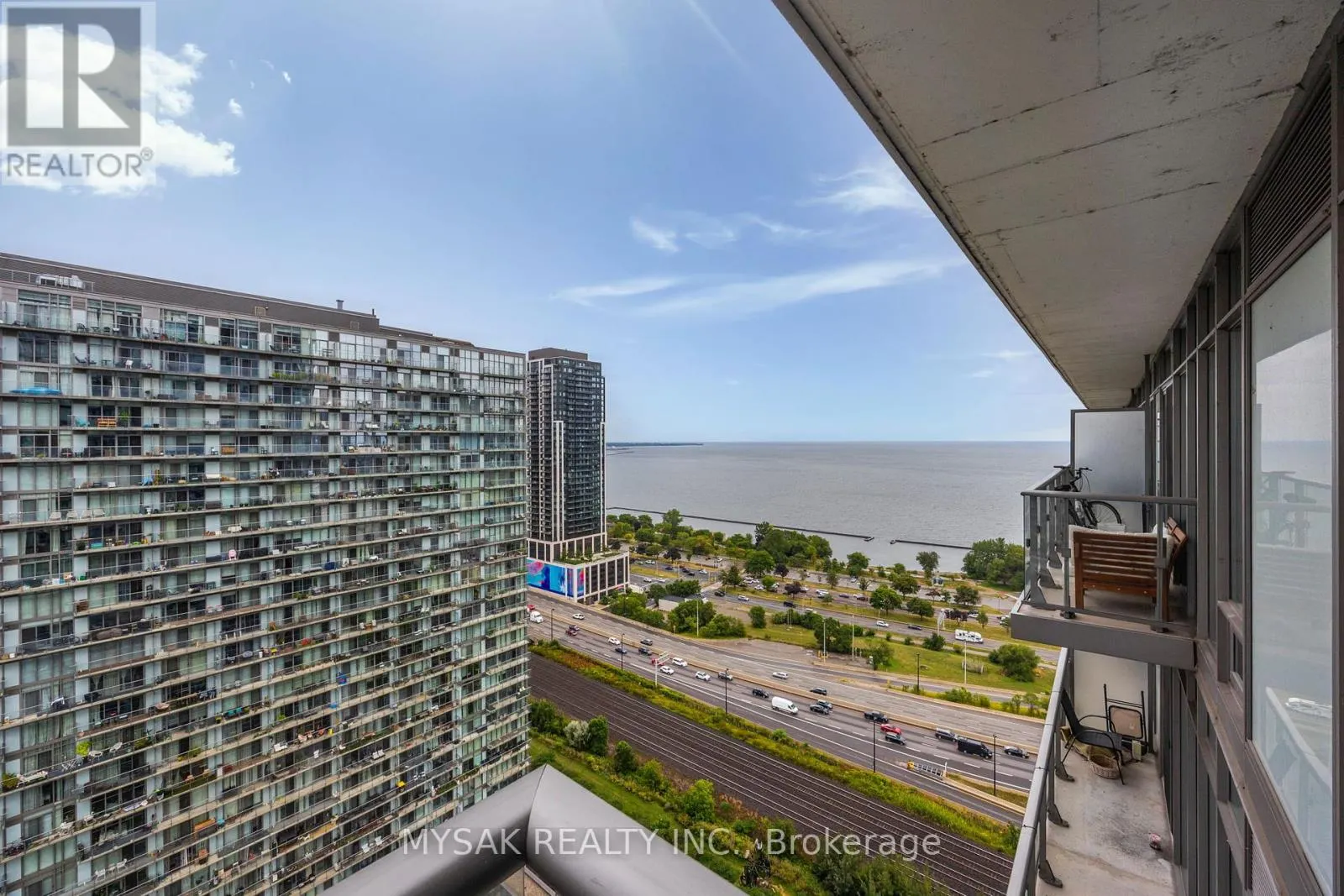2513 - 105 THE QUEENSWAY