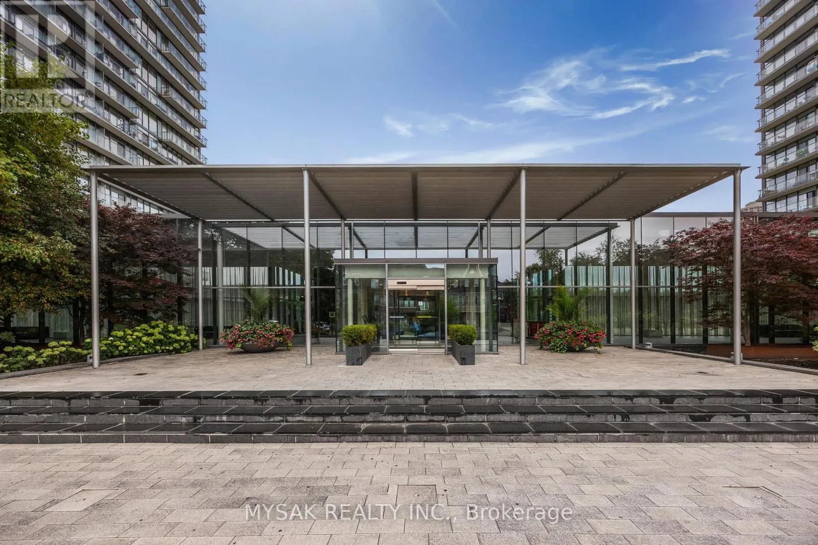 2513 - 105 THE QUEENSWAY