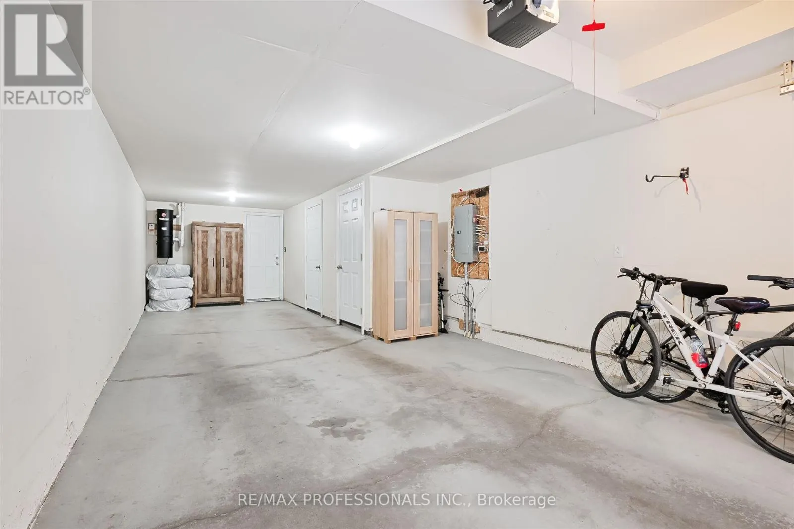 825A OXFORD STREET