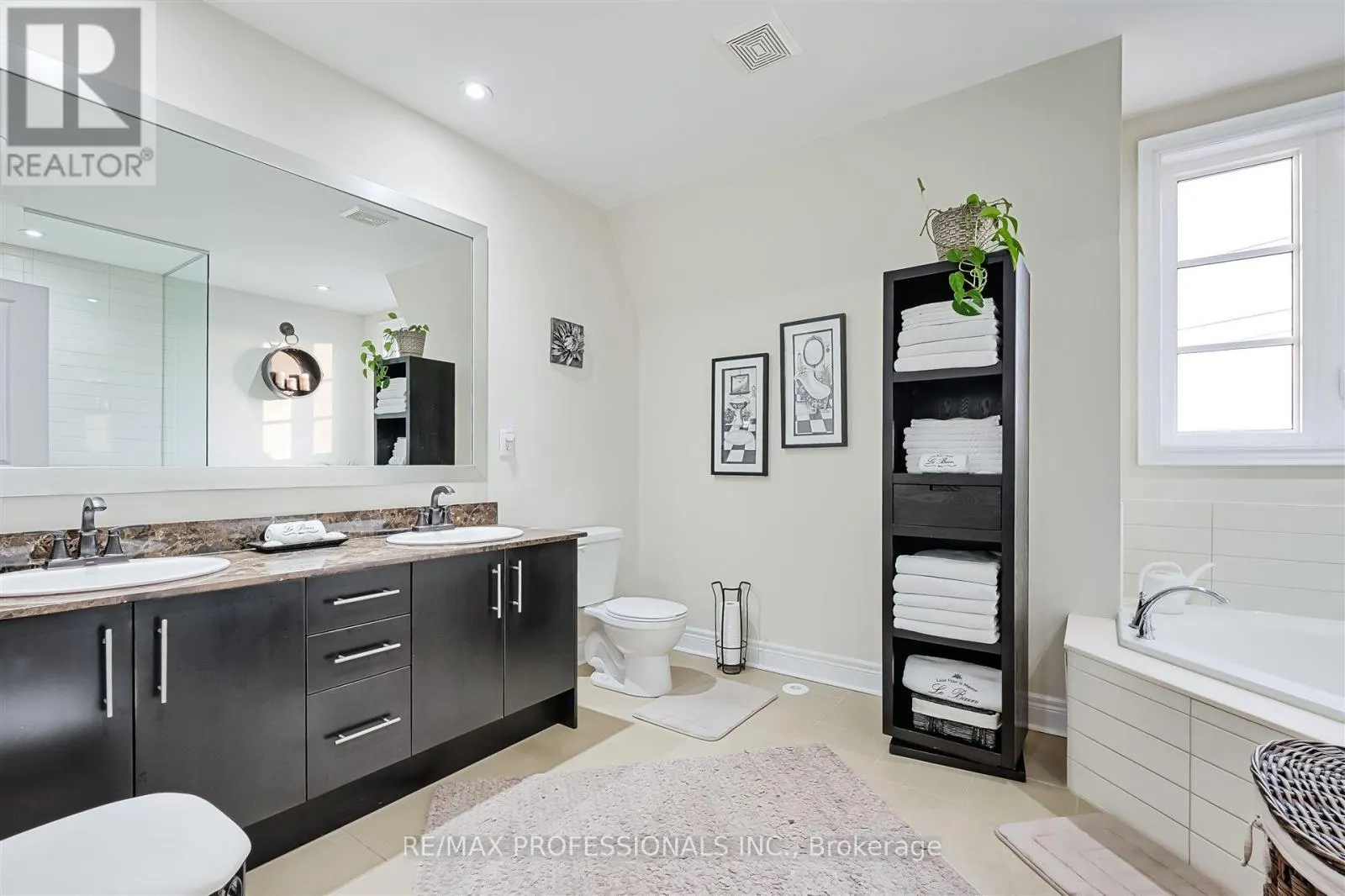 825A OXFORD STREET