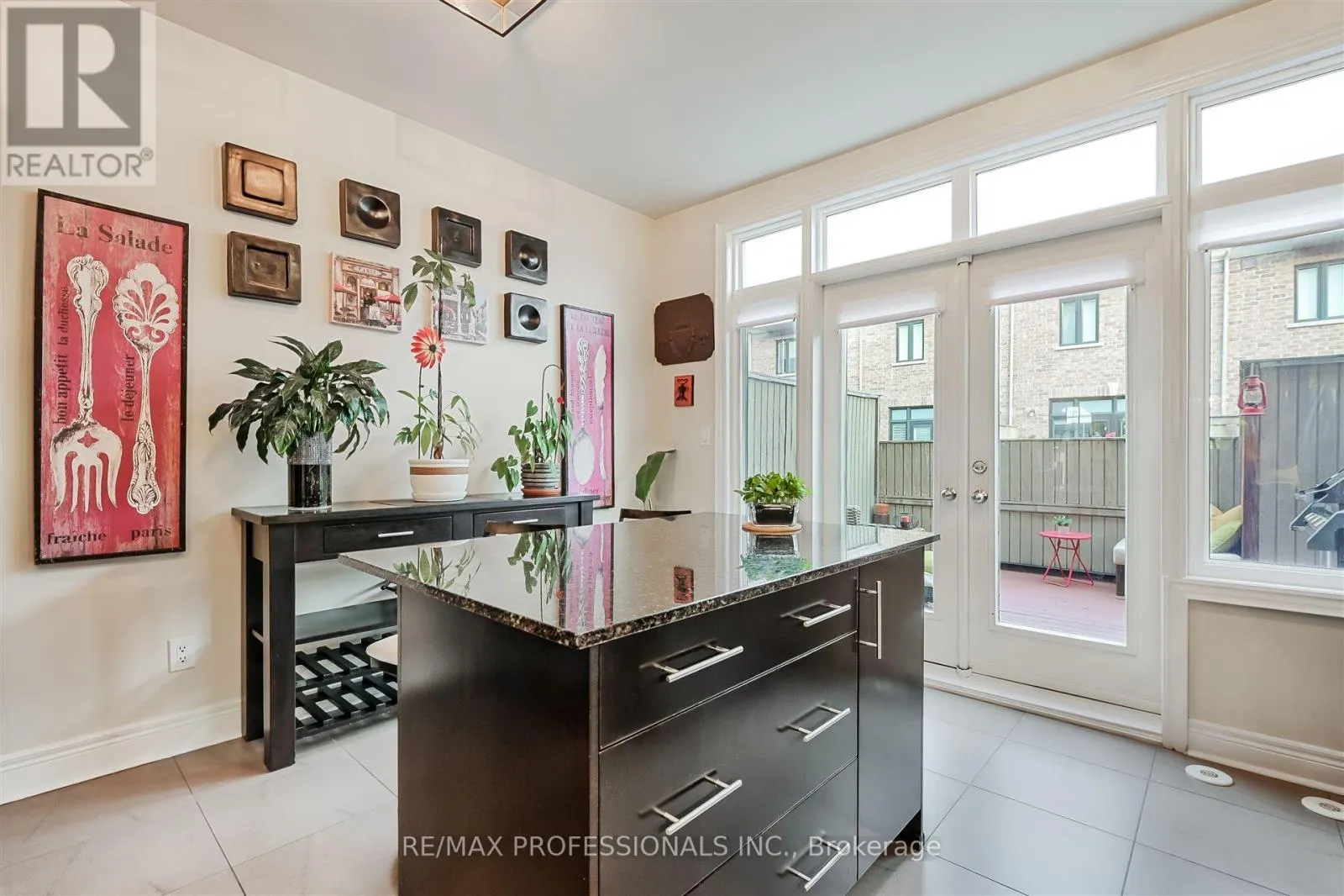 825A OXFORD STREET