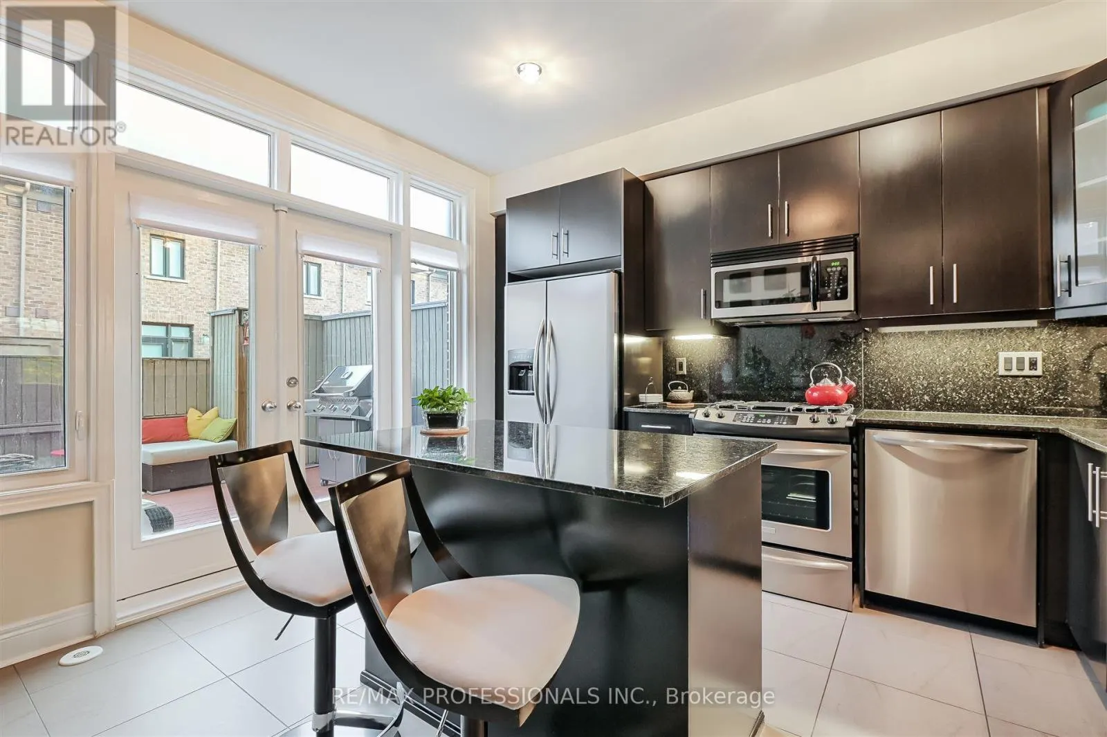 825A OXFORD STREET