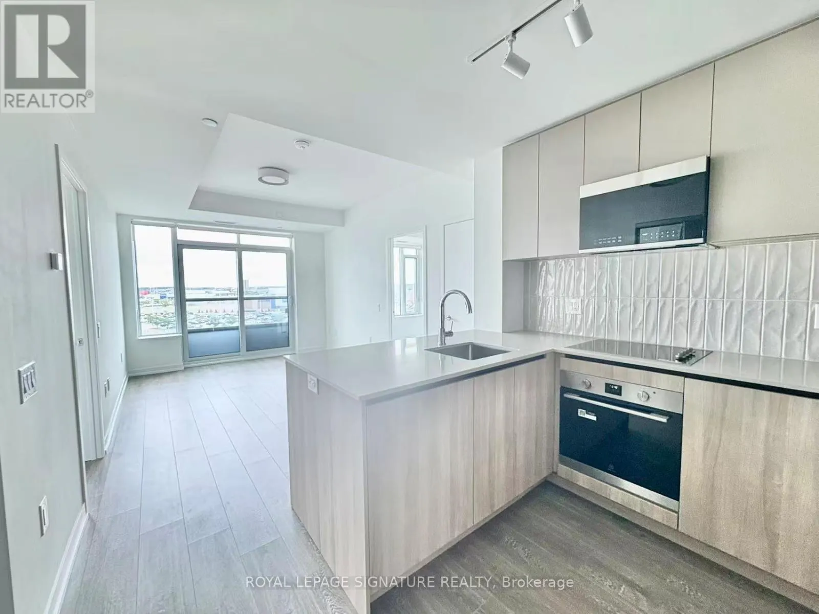 826 - 2485 EGLINTON AVENUE W