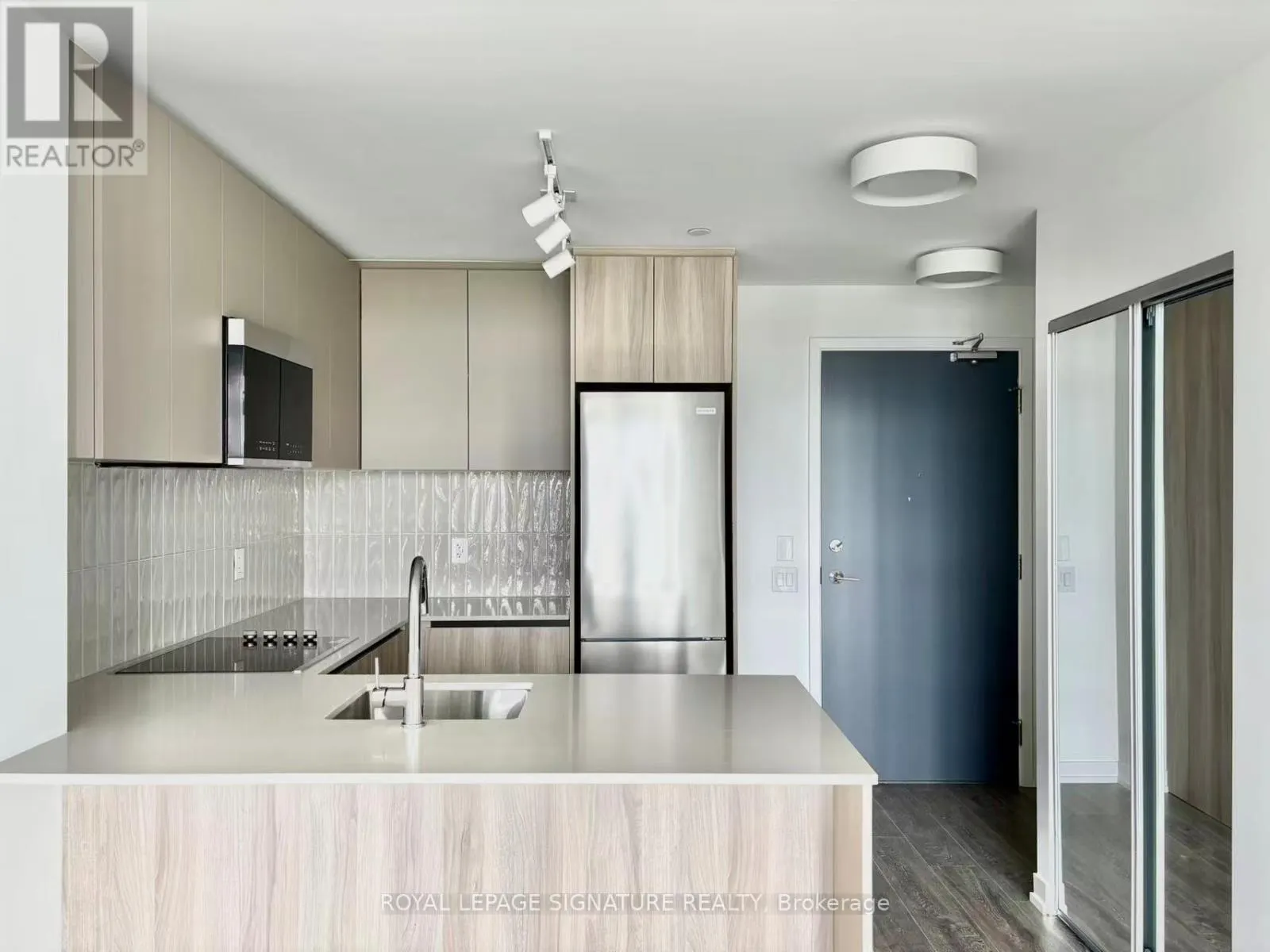 826 - 2485 EGLINTON AVENUE W
