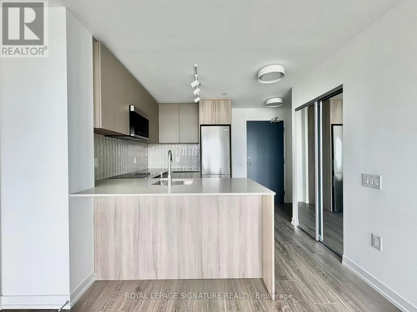 826 - 2485 EGLINTON AVENUE W